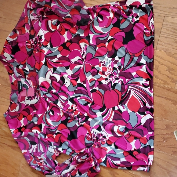 Avenue Tops - Blouse